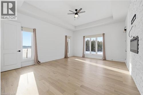 9042 Sideroad 10, Erin, ON - Indoor Photo Showing Other Room