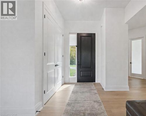 9042 Sideroad 10, Erin, ON - Indoor Photo Showing Other Room