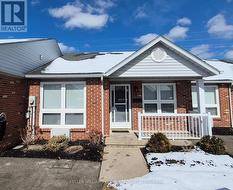 4 - 226 VANSICKLE ROAD  St. Catharines (Rykert/Vansickle), ON L2S 2S7