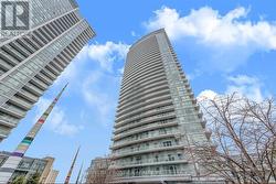 323 - 70 FOREST MANOR ROAD  Toronto, ON M2J 0A9
