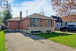 1212 SOMERVILLE STREET  Oshawa, ON L1G 4K8