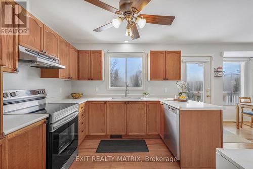2721 Glen Street, Ottawa, ON - Indoor Photo Showing Kitchen