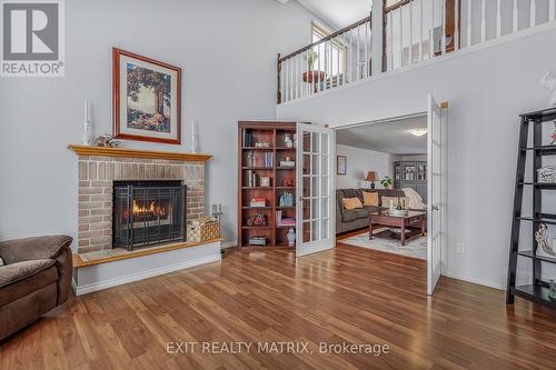 2721 Glen Street, Ottawa, ON - Indoor Photo Showing Living Room With Fireplace