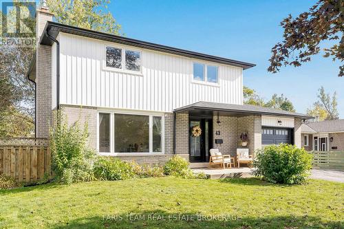 43 JEFFREY STREET  Barrie, ON L4M 4L4