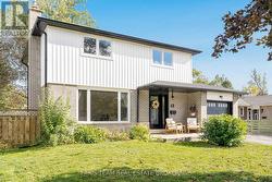 43 JEFFREY STREET Barrie, ON L4M 4L4