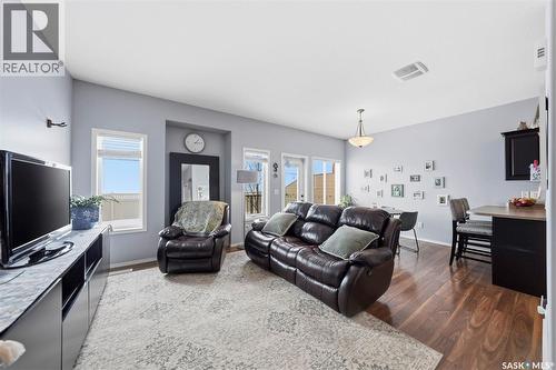 614 150 Langlois Way, Saskatoon, SK - Indoor Photo Showing Living Room