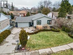 16 SAMUEL ROAD  Grimsby, ON L3M 4P6