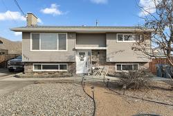 1077 DESMOND Place  Kamloops, BC V2B 5L2