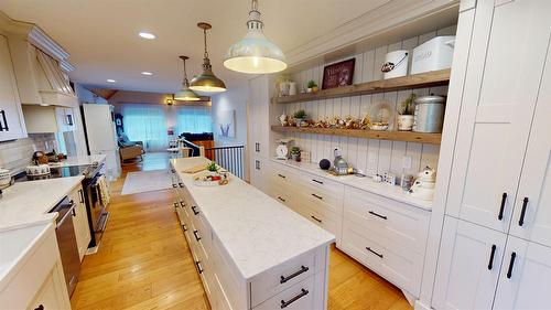 5553 Hidden Valley Road, Cranbrook, BC - Indoor Photo Showing Kitchen