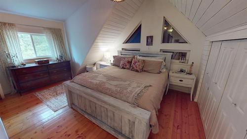5553 Hidden Valley Road, Cranbrook, BC - Indoor Photo Showing Bedroom