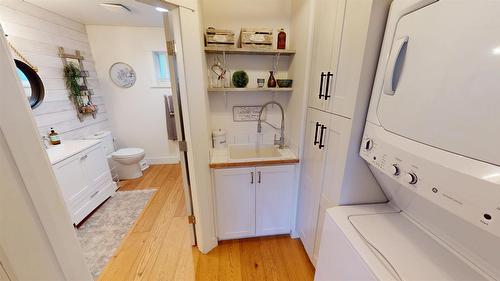 5553 Hidden Valley Road, Cranbrook, BC - Indoor Photo Showing Laundry Room