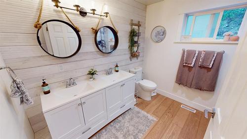 5553 Hidden Valley Road, Cranbrook, BC - Indoor Photo Showing Bathroom