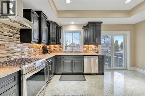 2988 Ruth Road, Windsor, ON - Indoor Photo Showing Kitchen With Upgraded Kitchen
