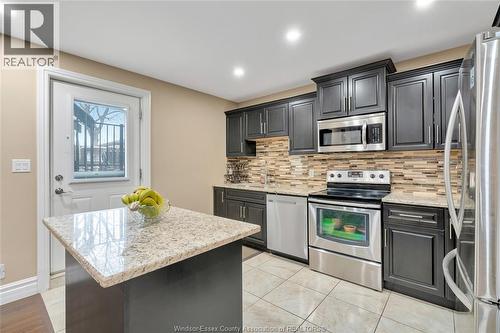2988 Ruth Road, Windsor, ON - Indoor Photo Showing Kitchen With Upgraded Kitchen