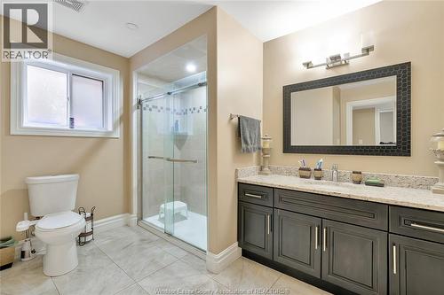 2988 Ruth Road, Windsor, ON - Indoor Photo Showing Bathroom