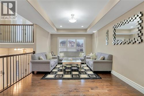 2988 Ruth Road, Windsor, ON - Indoor Photo Showing Living Room