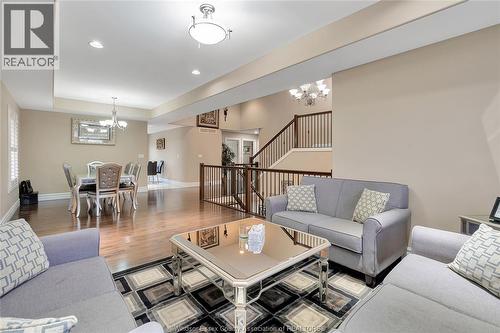 2988 Ruth Road, Windsor, ON - Indoor Photo Showing Living Room