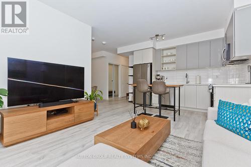 1409 - 4655 Metcalfe Avenue, Mississauga, ON - Indoor