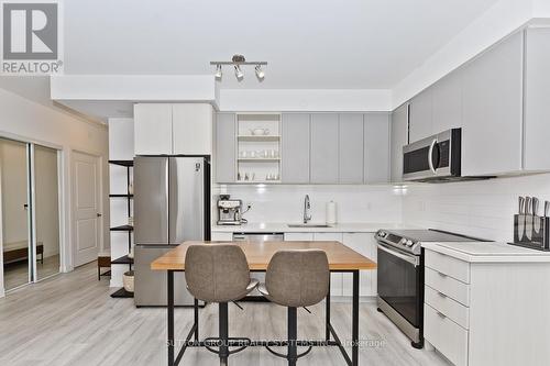 1409 - 4655 Metcalfe Avenue, Mississauga, ON - Indoor Photo Showing Kitchen With Stainless Steel Kitchen With Upgraded Kitchen