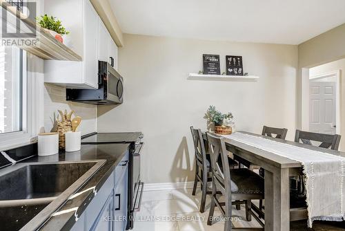 301 East 43Rd Street, Hamilton, ON - Indoor Photo Showing Kitchen