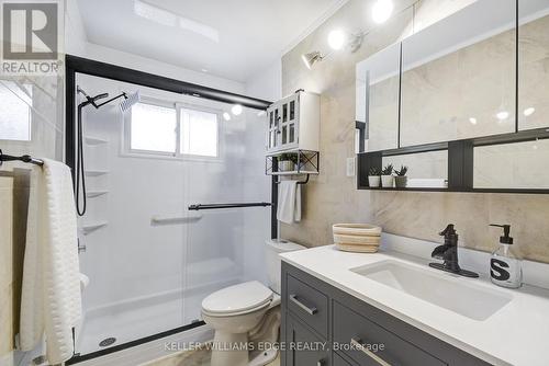 301 East 43Rd Street, Hamilton, ON - Indoor Photo Showing Bathroom