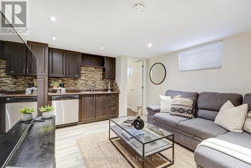301 East 43Rd Street, Hamilton, ON - Indoor Photo Showing Living Room