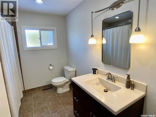 91 Moir Drive, Oxbow, SK - Indoor Photo Showing Bathroom