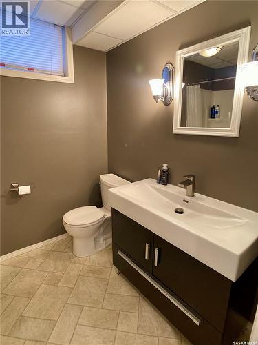 91 Moir Drive, Oxbow, SK - Indoor Photo Showing Bathroom