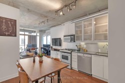 404-533 Richmond Street W Toronto, ON M5V 3Y1