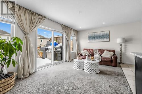 Great Room - 47 - 135 Hardcastle Drive, Cambridge, ON 