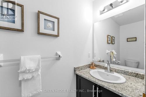 Main Floor Bathroom - 47 - 135 Hardcastle Drive, Cambridge, ON 