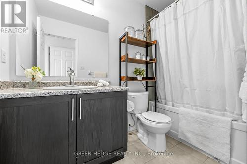 Ensuite Bathroom - 47 - 135 Hardcastle Drive, Cambridge, ON 
