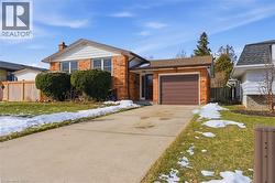 3 VANDERWOOD Court  Stoney Creek, ON L8G 2Y5