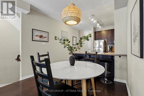 340 London Terrace, Ottawa, ON - Indoor Photo Showing Dining Room
