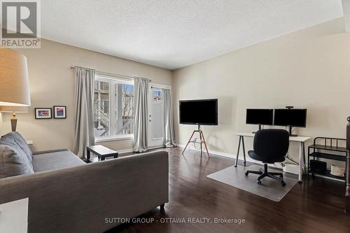 340 London Terrace, Ottawa, ON - Indoor