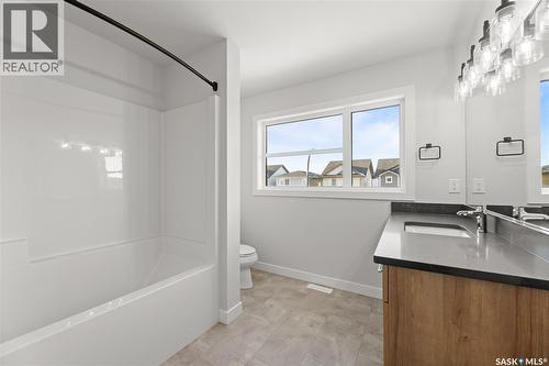 934 Brighton Gate, Saskatoon, SK - Indoor Photo Showing Bathroom