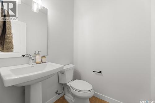 934 Brighton Gate, Saskatoon, SK - Indoor Photo Showing Bathroom