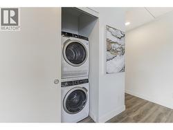 Washer / Dryer - 