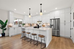 4240 Springridge Cres  Saanich, BC V8Z 4Y8