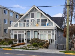 1480 Dallas Rd  Victoria, BC V8S 1A2