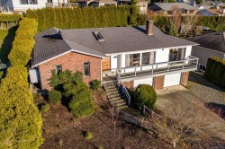 542 Washington Cres  Courtenay, BC V9N 7S3