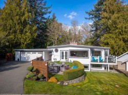 4984 Georgia Park Terr  Saanich, BC V8Y 2B9