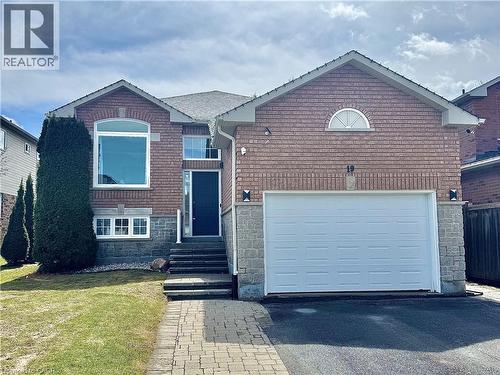 19 LESLIE Avenue  Barrie, ON L4N 9N9