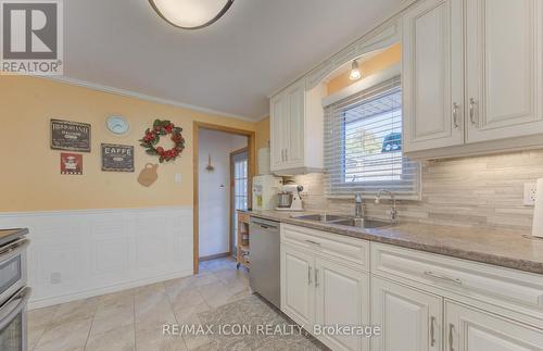 55 Gracefield Crescent, Kitchener, ON - Indoor Photo Showing Kitchen With Double Sink
