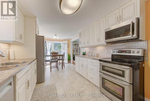 55 Gracefield Crescent, Kitchener, ON - Indoor Photo Showing Kitchen With Double Sink