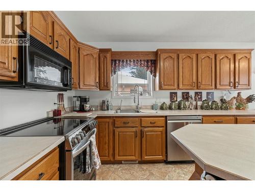 2595 Catherine Place Unit# 15, Armstrong, BC - Indoor Photo Showing Kitchen