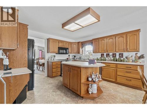 2595 Catherine Place Unit# 15, Armstrong, BC - Indoor Photo Showing Kitchen