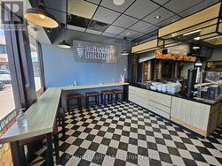 4 - 377 BURNHAMTHORPE ROAD E  Mississauga, ON L5A 3Y1