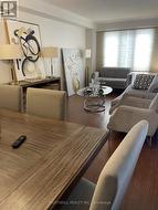 18 MERRILL AVENUE  Richmond Hill, ON L4B 4E2