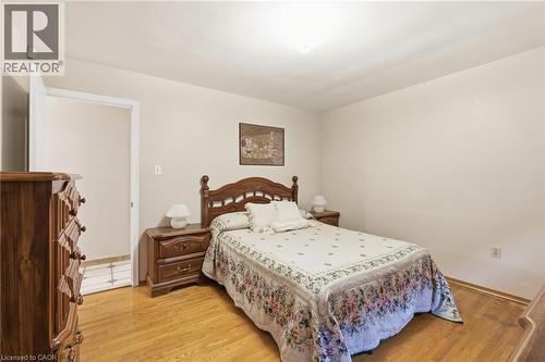 1894 Main Street E, Hamilton, ON - Indoor Photo Showing Bedroom